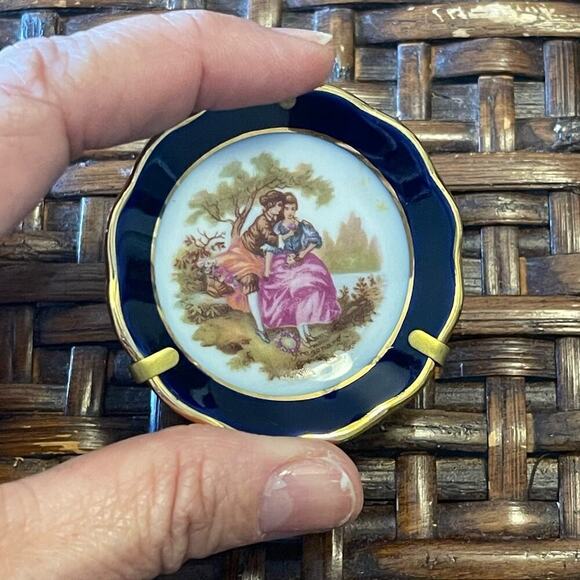 Limoges France Miniature Plate with Stand - Picture 6 of 6